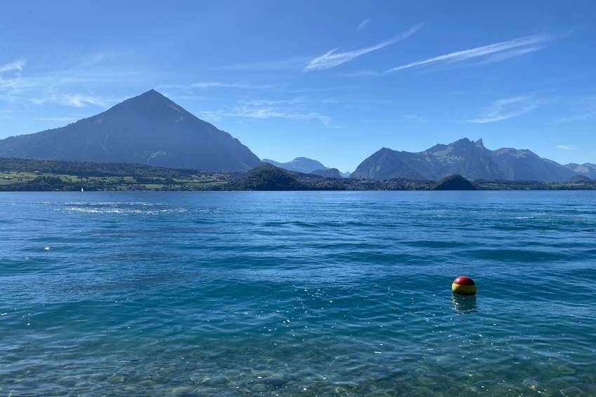 Aussicht auf Niesen und Thunersee von Hotel Beatus Merligen